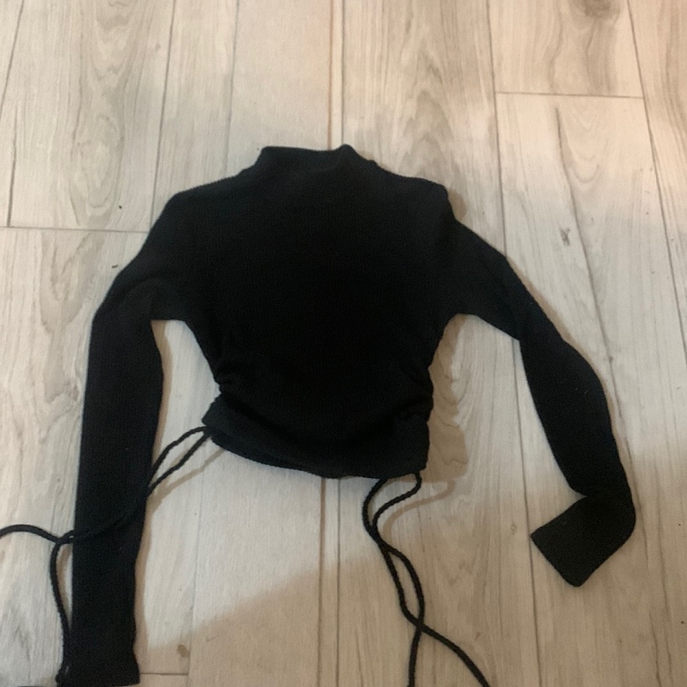 Black, long sleeve crop top tie up